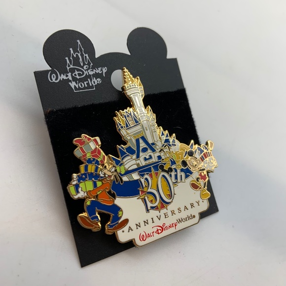 Disney Walt Disney World 30th Anniversary Castle Celebration Collectible Pin - Picture 5 of 5